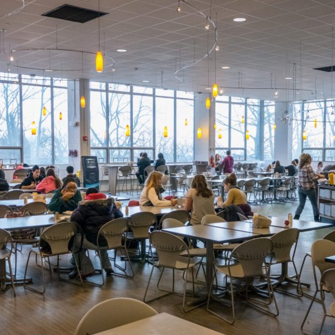 012913_2056_Students-Dining-Freeman_-scaled.jpg.4.1x.generic.jpg
