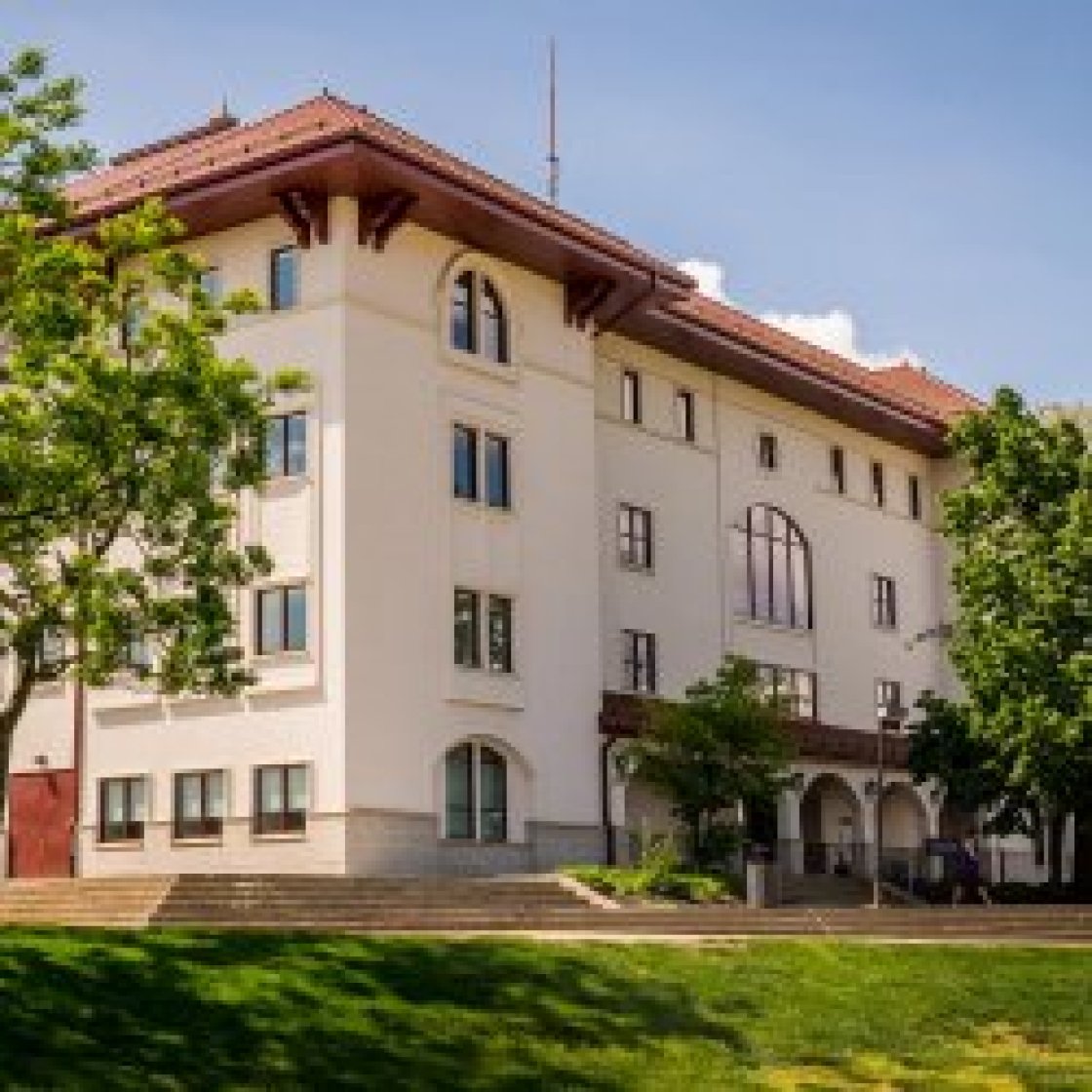 School of Nursing/The Graduate School Building