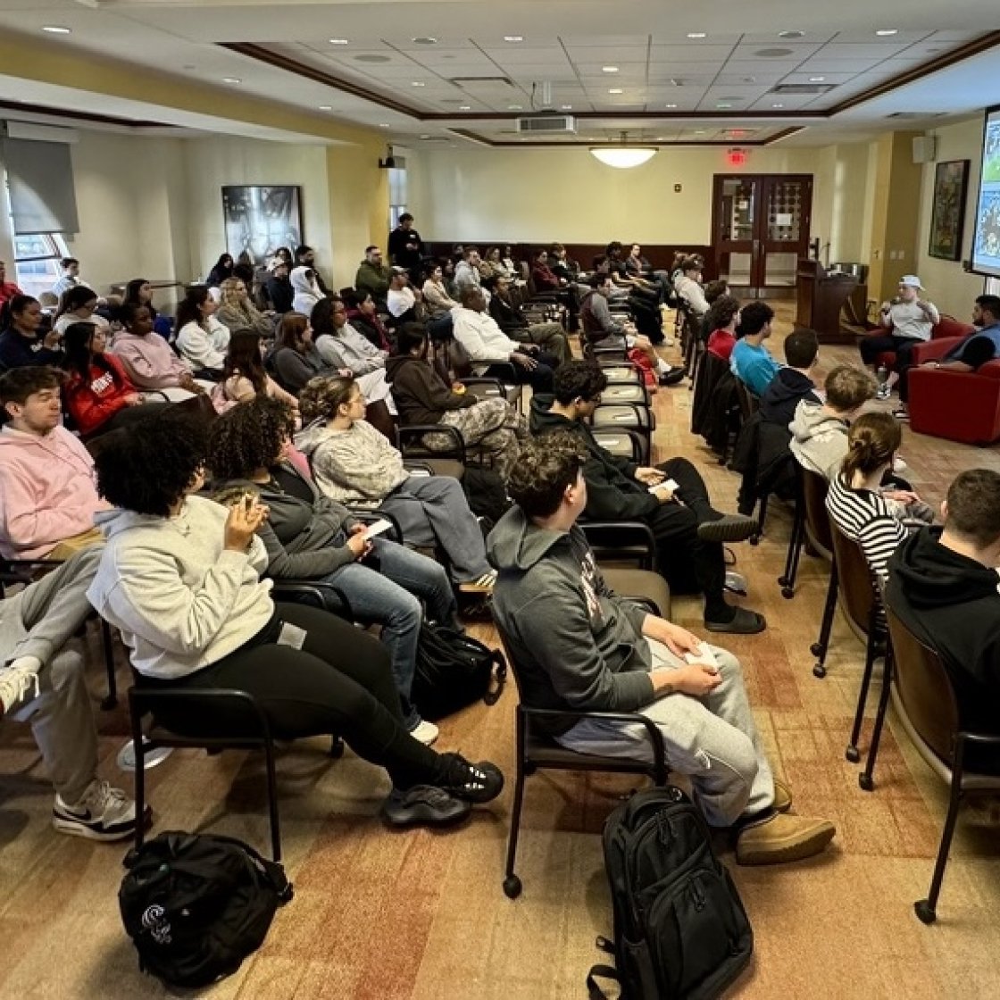 Students attend an FCE+I event