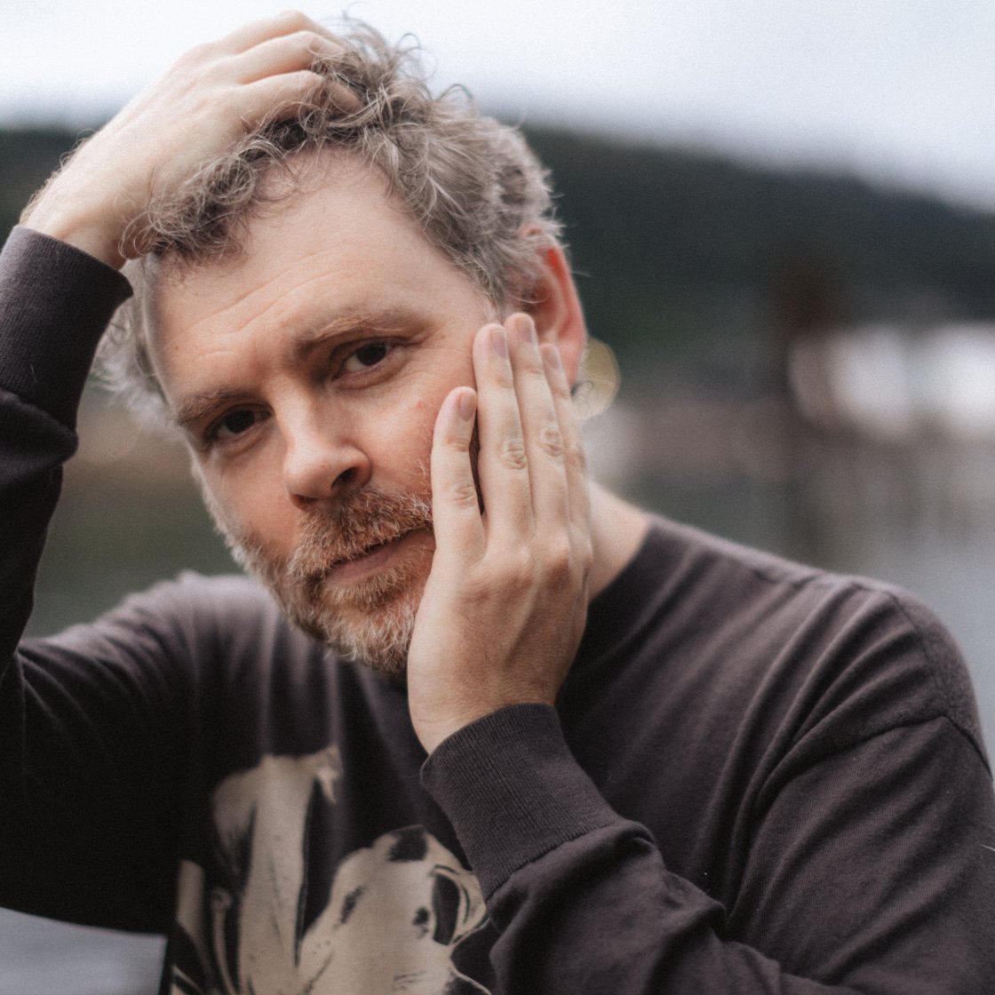 Gabriel Kahane headshot