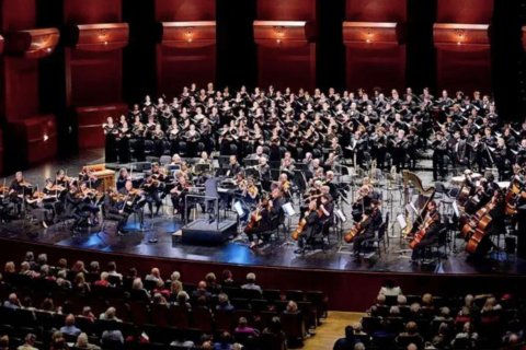 Chorale and New Jersey Symphony on stage at NJPAC