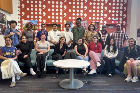 Advanced Journalism Seminar class, photo by Professor Tom Franklin