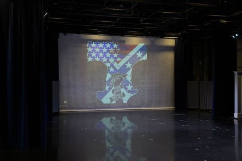 Confederates stage