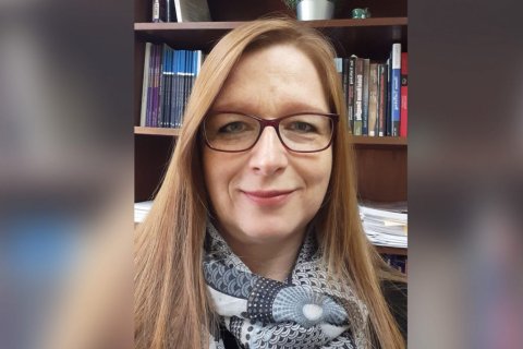 Headshot of Dr. Daniela Peterka-Benton