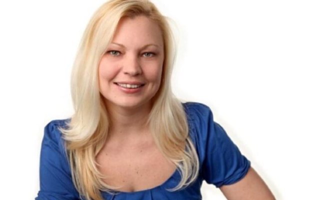 Erin McCann headshot.