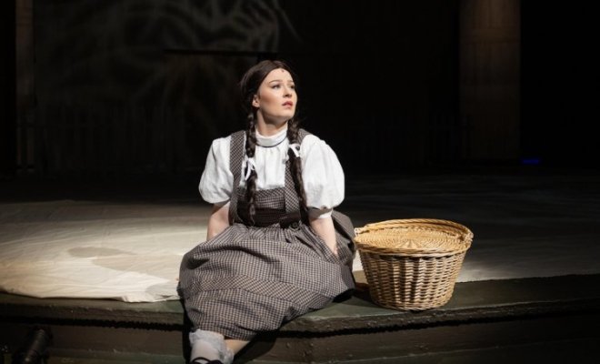 Caroline Lynch Desmarais as Dorothy in The Wizard of Oz at Timber Lake Playhouse - Jenna Darcy Photography
