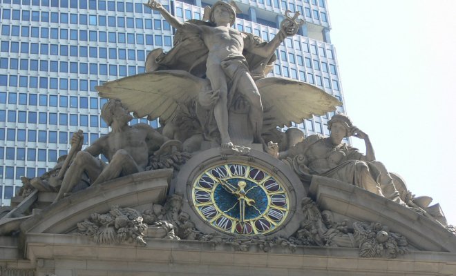 Photo of a classic of Hermes with a clock