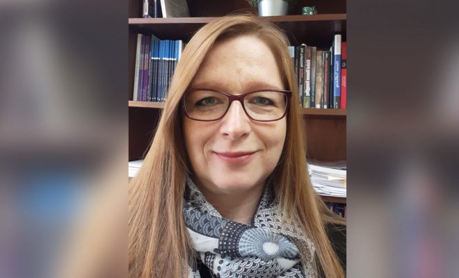 Headshot of Dr. Daniela Peterka-Benton