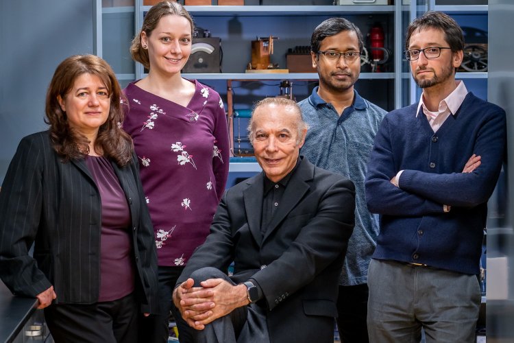Group photo of faculty