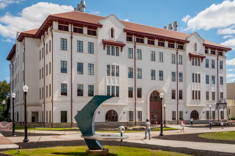 A picture of the CELS building on campus.