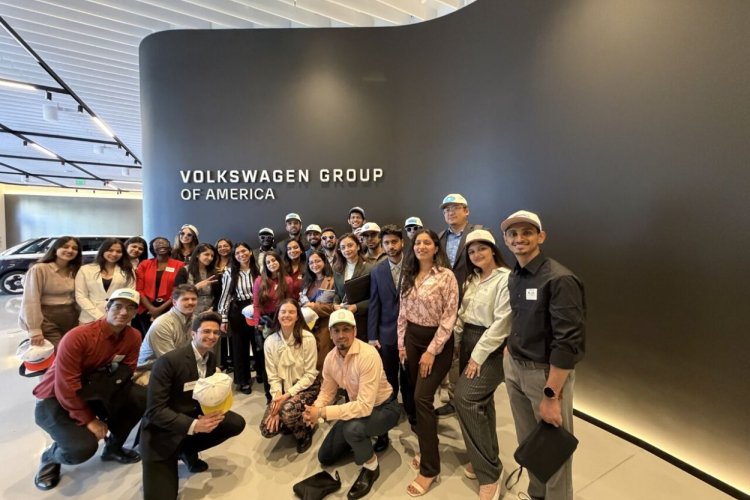 Photo of group of students attending AI event