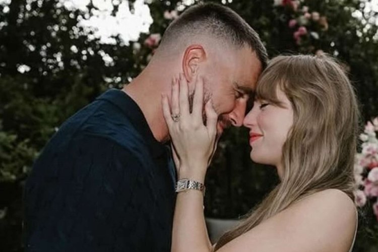 Taylor Swift and Travi Kelce posing for engagement announcement.