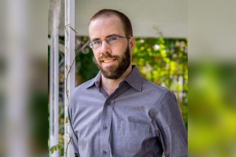 Headshot of Jonathan Howell