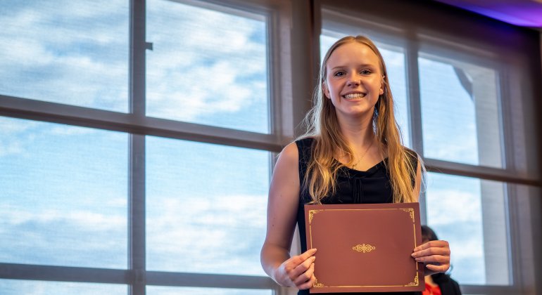 student receiving award