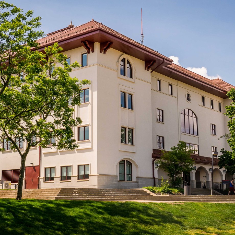 School of Nursing / Graduate Center Building Exterior