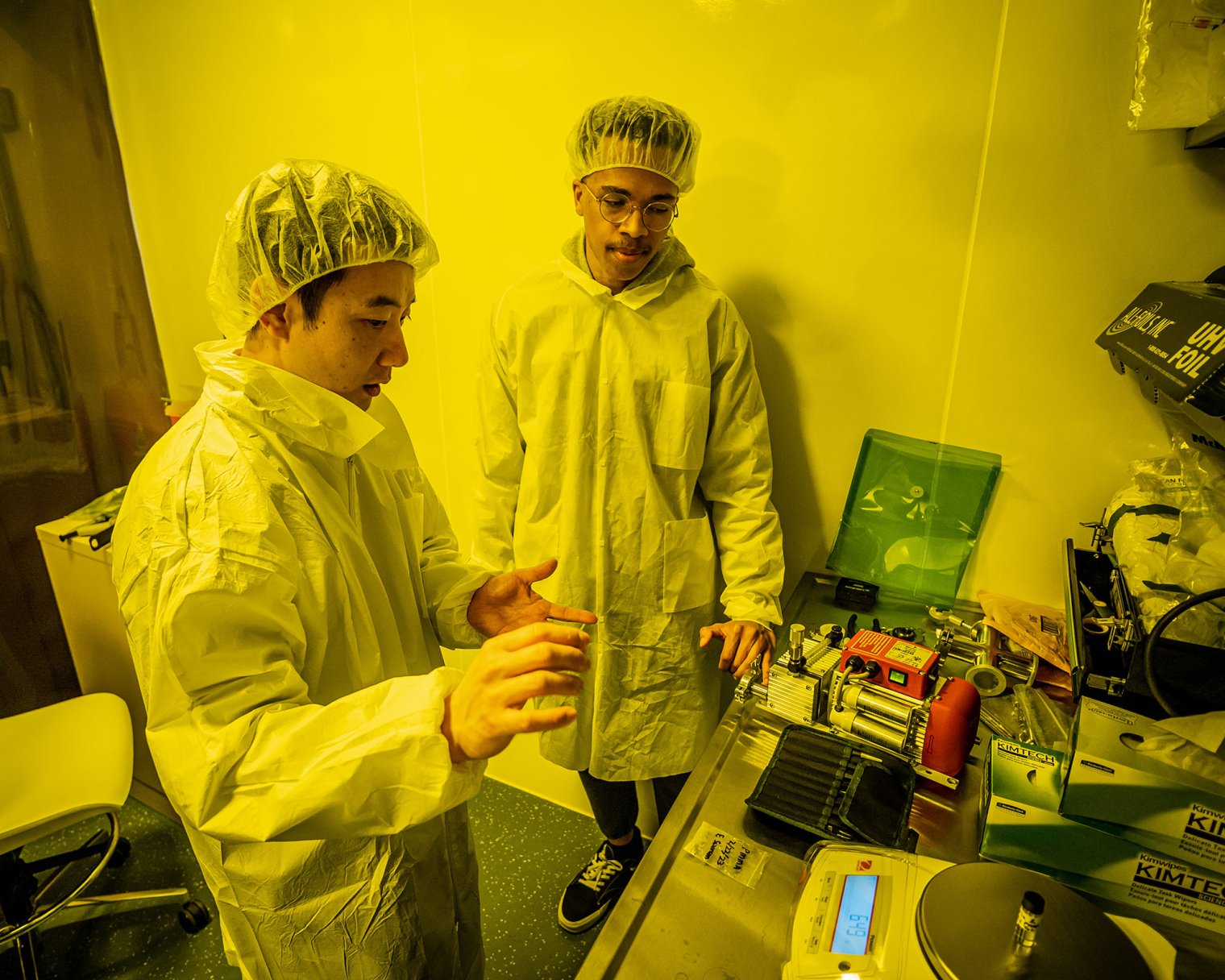 student and mentor working in a physics lab