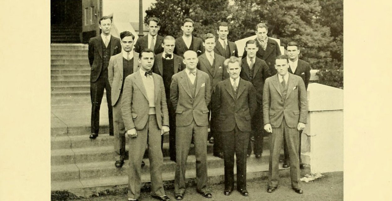 A group photo of the Senate
