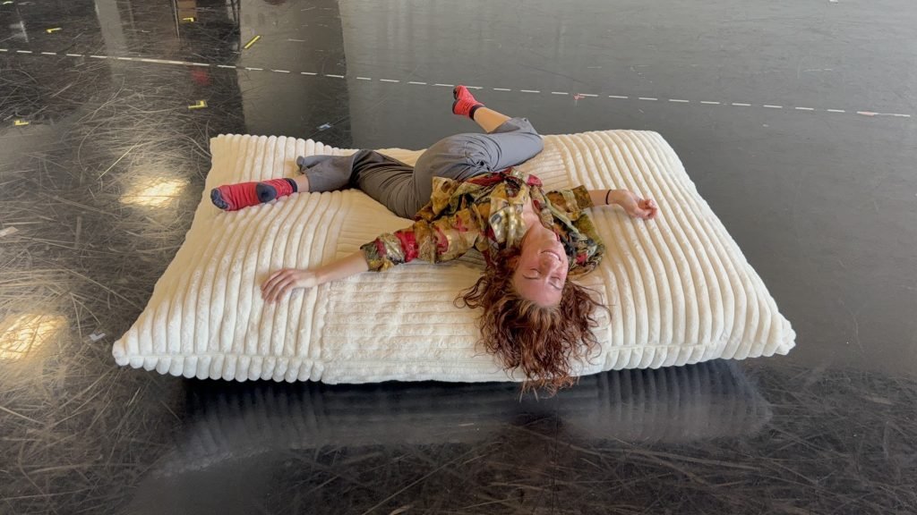 Leyla McCalla in Stefanie Batten Bland's dance class