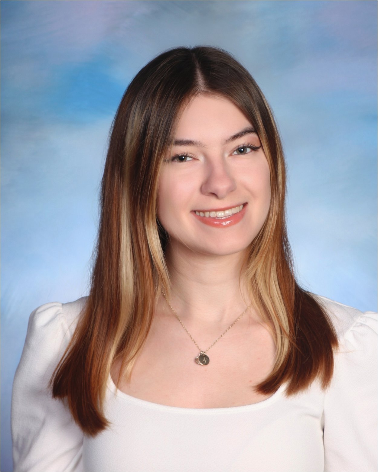 Alice Mesonzhnik headshot