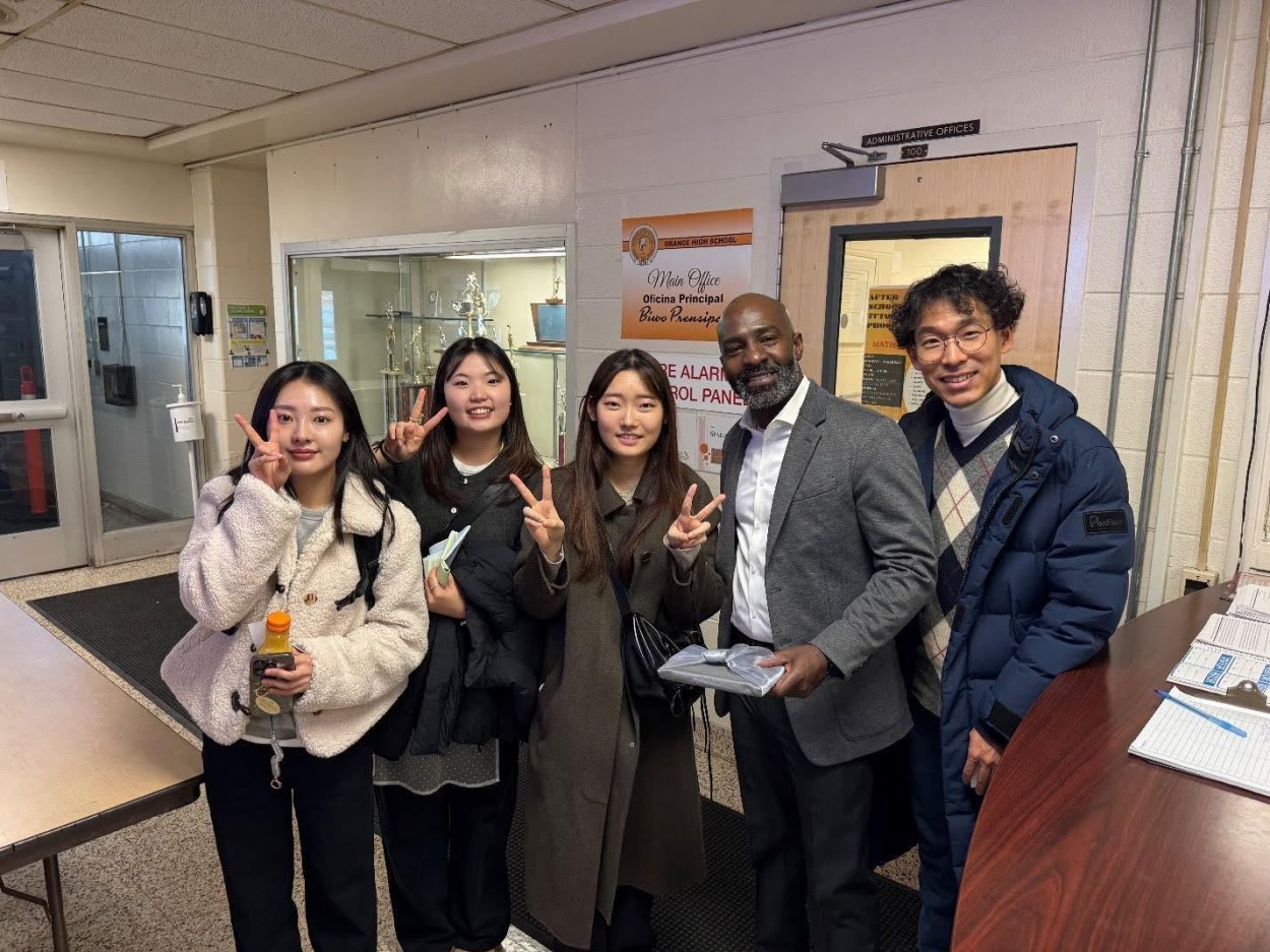 CEEL-Busan-Students-at-Orange-High-School