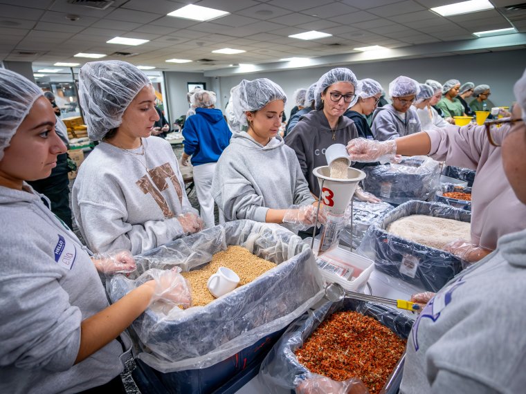 Food packing event 