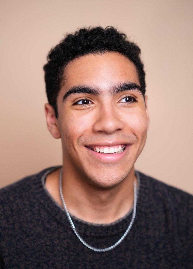 Headshot of Lorenzo Hilliard